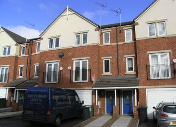 Thumbnail Town house to rent in Fielding Way, Morley, Leeds, West Yorkshire