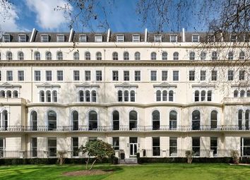 Thumbnail 1 bed flat to rent in Kensington Gardens Square, London