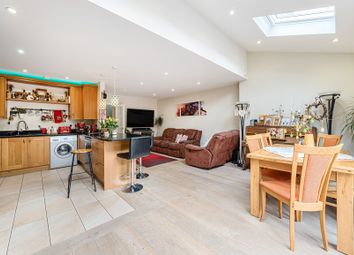 Thumbnail Terraced house for sale in Brabazon Avenue, Wallington