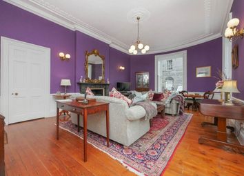 3 Bedrooms Flat to rent in Broughton Place, New Town EH1