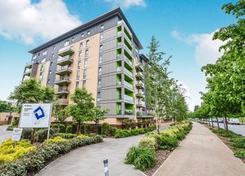 2 Bedrooms Flat for sale in Lakeside Drive, Park Royal NW10