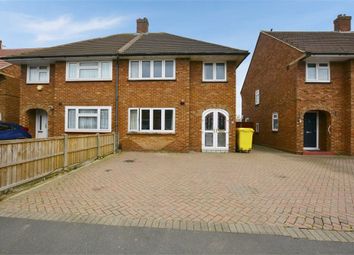 3 Bedrooms Semi-detached house for sale in Heldmann Close, Hounslow, Greater London TW3