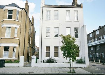2 Bedrooms Flat to rent in Hackford Road, London SW9