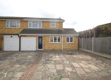 3 Bedrooms Semi-detached house for sale in Christopher Close, Hornchurch RM12