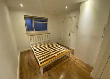 Thumbnail Studio to rent in Flaxton Road, London