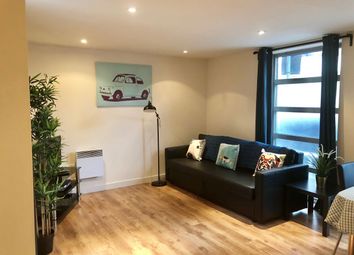 2 Bedrooms Flat to rent in Bacon Street, London E2