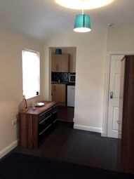 Thumbnail Room to rent in Royal Avenue, Doncaster