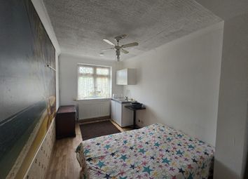 Thumbnail Studio to rent in Fern Lane, Hounslow