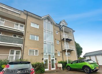 Thumbnail 2 bed flat to rent in Vista Road, Clacton-On-Sea