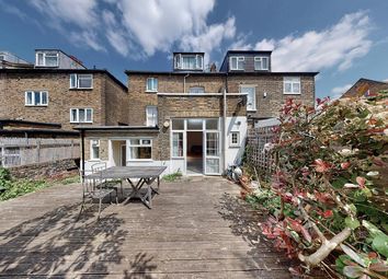 Thumbnail Flat for sale in Finsbury Park Road, London