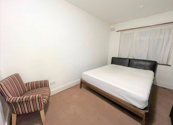 Thumbnail Flat to rent in Chigwell Road, Woodford Green
