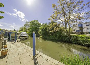 Thumbnail Detached house for sale in Hythe End Road, Wraysbury, Staines