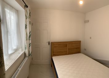 Thumbnail Studio to rent in The Heights, Northolt