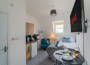 Thumbnail 1 bed flat to rent in Chapel Market, London