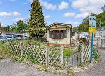 Thumbnail 2 bed mobile/park home for sale in Harvel Road, Meopham, Kent