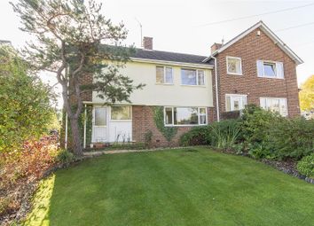 3 Bedrooms Semi-detached house for sale in Cuttholme Road, Loundsley Green, Chesterfield S40