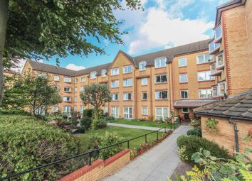 2 Bedrooms Flat for sale in Cassio Road, Watford WD18