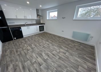 Thumbnail Flat to rent in Knighton Road, Leicester