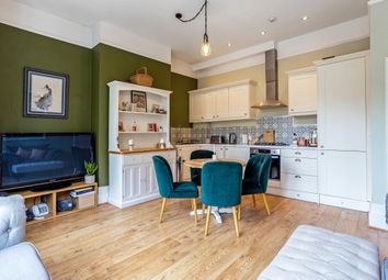 Thumbnail Flat to rent in Doods Road, Reigate