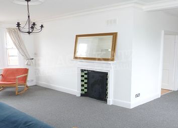 2 Bedrooms Flat to rent in Stanlake Road, London W12
