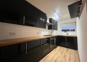 Thumbnail 1 bed flat to rent in Rochfords Gardens, Slough