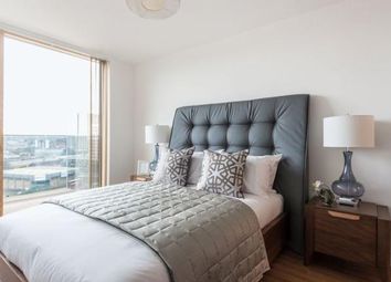 2 Bedrooms Flat to rent in Swanton Court, Greenwich SE13