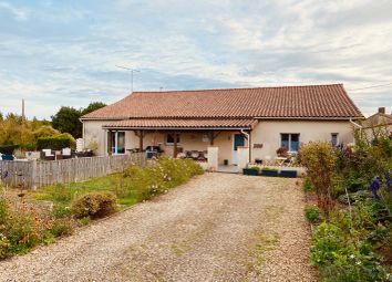 Thumbnail 4 bed detached house for sale in Lizant, Poitou-Charentes, 86400, France