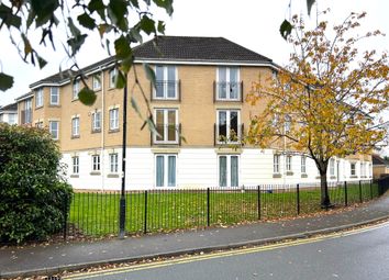 Thumbnail 2 bed flat for sale in Scholars Walk, Langley, Slough