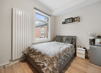 Thumbnail Room to rent in Ashburnham Road, Luton