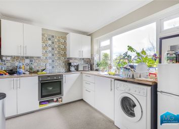 Thumbnail Maisonette to rent in Willenhall Court, Great North Road, New Barnet, Hertfordshire
