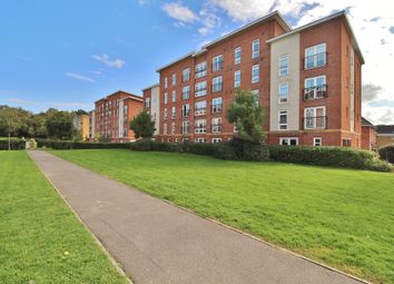 Thumbnail 2 bed flat for sale in Little Hackets, Havant