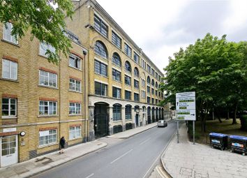 Long Lane - 3 bed flat for sale