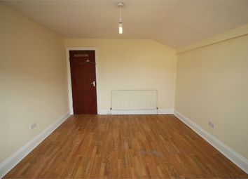 3 Bedrooms Flat to rent in Connaught Road, London E17