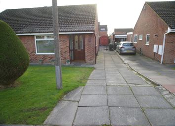 2 Bedrooms Bungalow to rent in Ashover Close, Bolton BL1