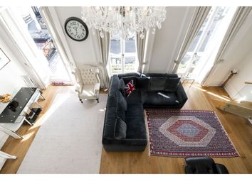 2 Bedrooms Flat to rent in Lexham Gardens, London W8