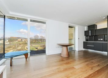 2 Bedrooms Flat to rent in Tizzard Grove, London SE3