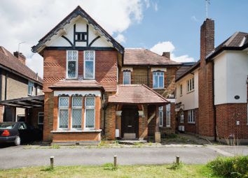 Thumbnail Detached house for sale in Chase Side, London