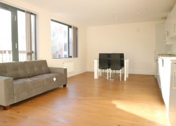 1 Bedrooms Flat to rent in Pechiney House, The Grove, Slough SL1