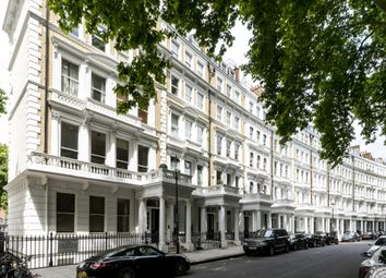 Thumbnail 1 bedroom flat for sale in Courtfield Gardens, London