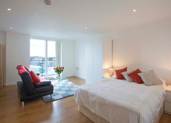 Thumbnail Room to rent in Seven Sea Gardens, London