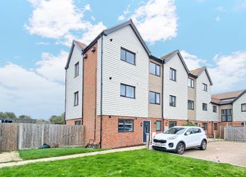 Thumbnail Flat to rent in Wey Court, Godalming