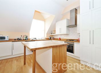 3 Bedrooms Flat to rent in Mapesbury Road, Mapesbury Conservation, London NW2