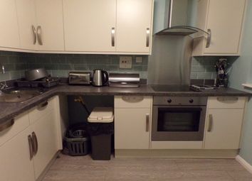2 Bedrooms Flat to rent in Victoria Road, London E18