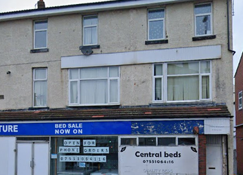 Thumbnail Flat to rent in Reads Avenue, Blackpool