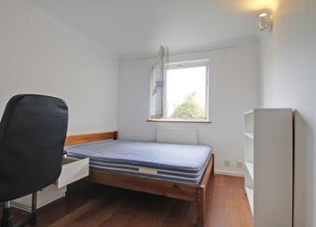 1 Bedrooms Flat to rent in Queen Of Denmark Court, London SE16