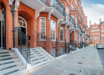 Thumbnail 1 bed flat for sale in Cadogan Square, London