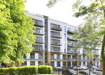 Thumbnail 2 bed flat to rent in Gwynne Road, Battersea, London