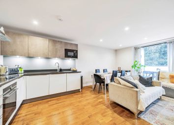 Thumbnail 2 bedroom flat for sale in Kings Avenue, Clapham, London