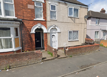 Thumbnail 1 bed flat to rent in 107 Buckingham Street, Corsby, Scunthorpe, North Lincolnshire