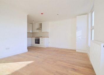 3 Bedrooms Flat to rent in Brooksby's Walk, London E9